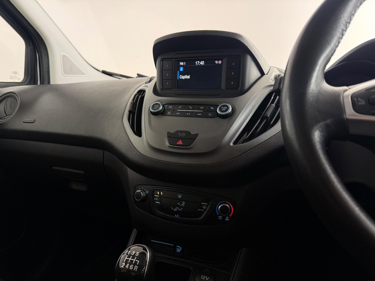 Used Ford Transit Courier 2019 for sale - 77260630: Photo 28