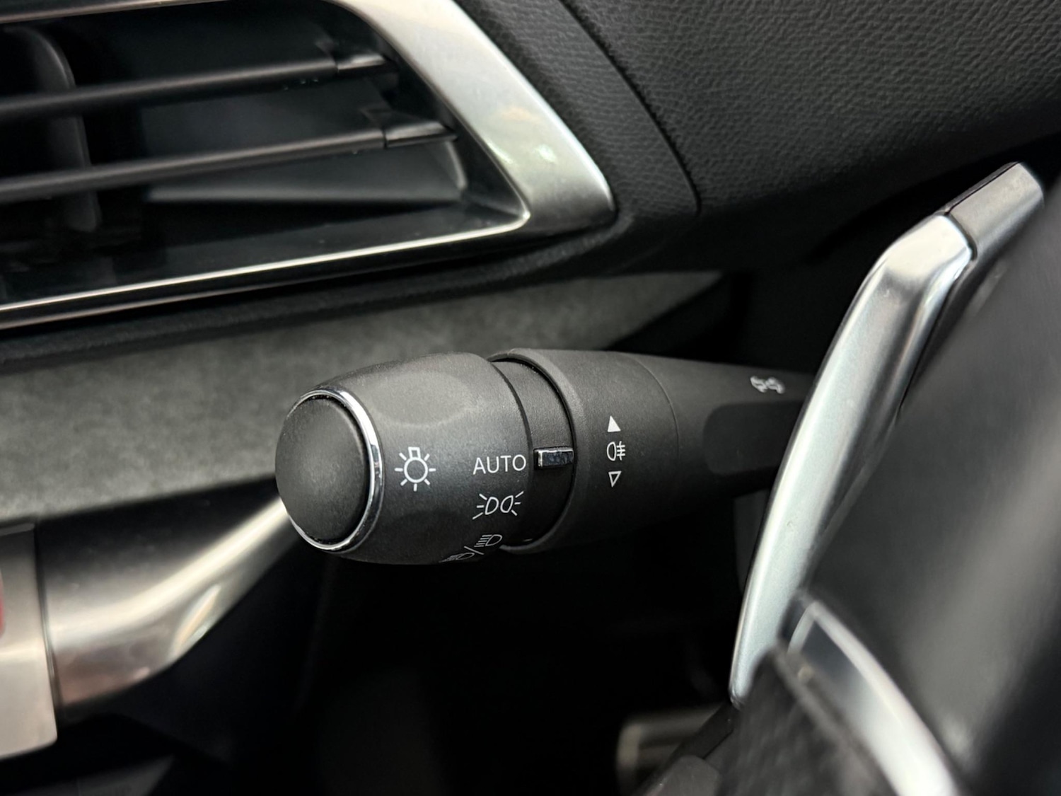 Used Peugeot 3008 2023 for sale - 77182772: Photo 23