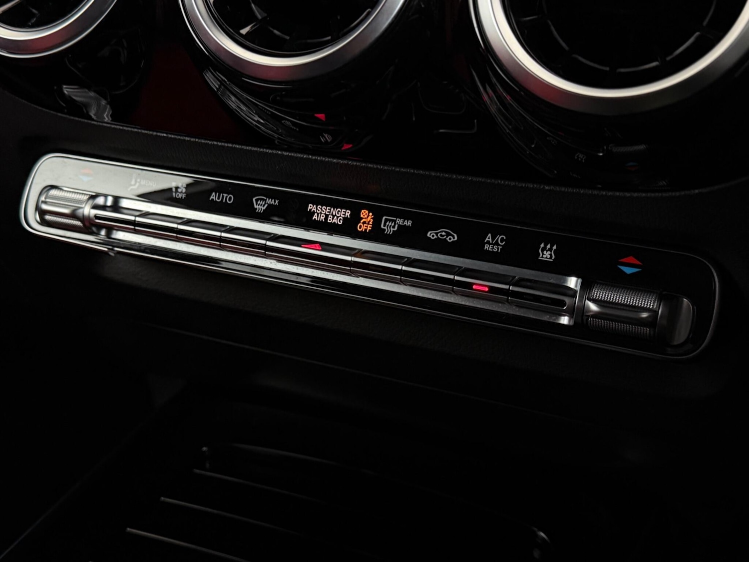 Used Mercedes-Benz GLA 2021 for sale - 77216460: Photo 33