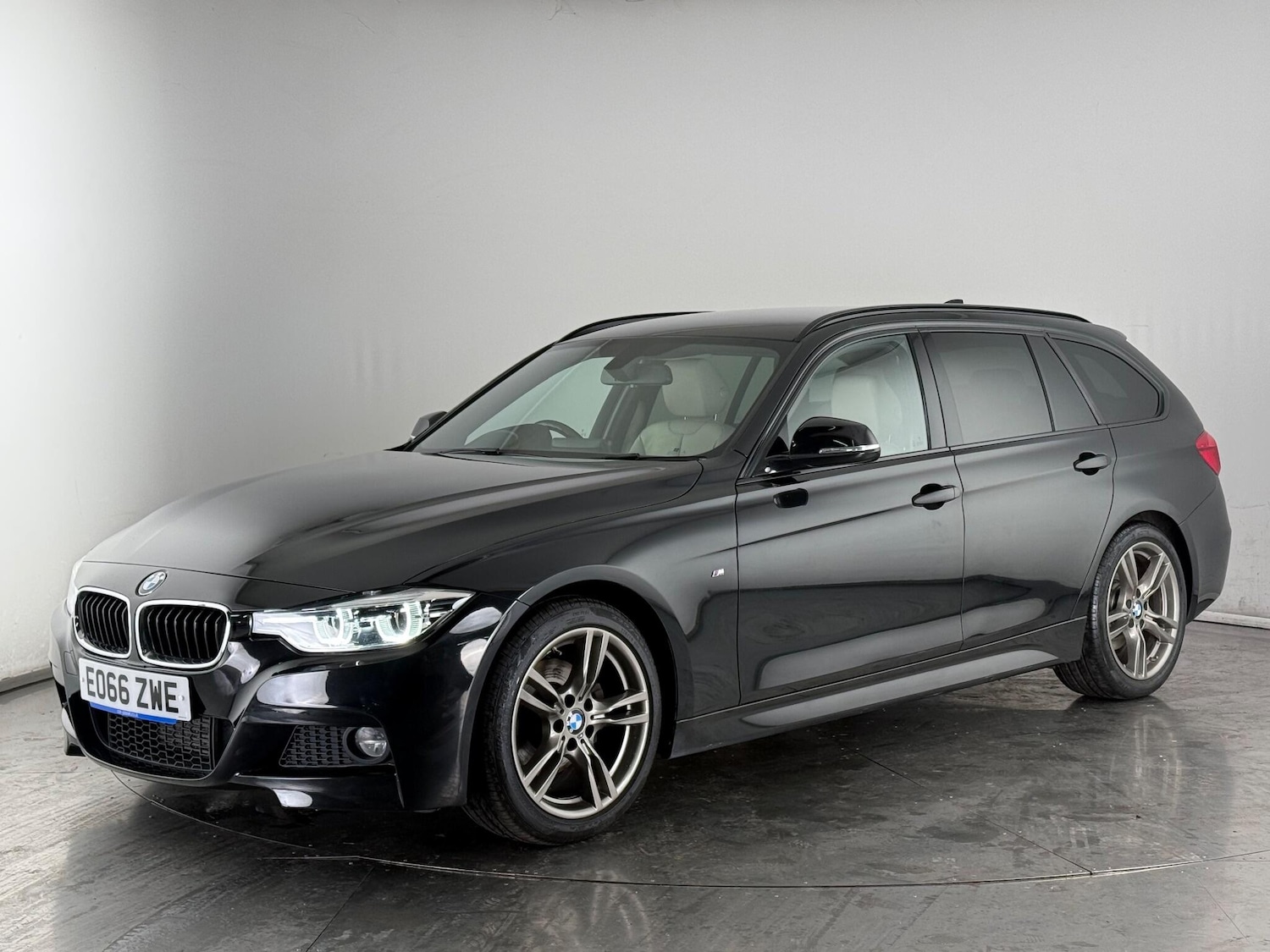 Used BMW 3 Series 2016 for sale - 77815170: Photo 2