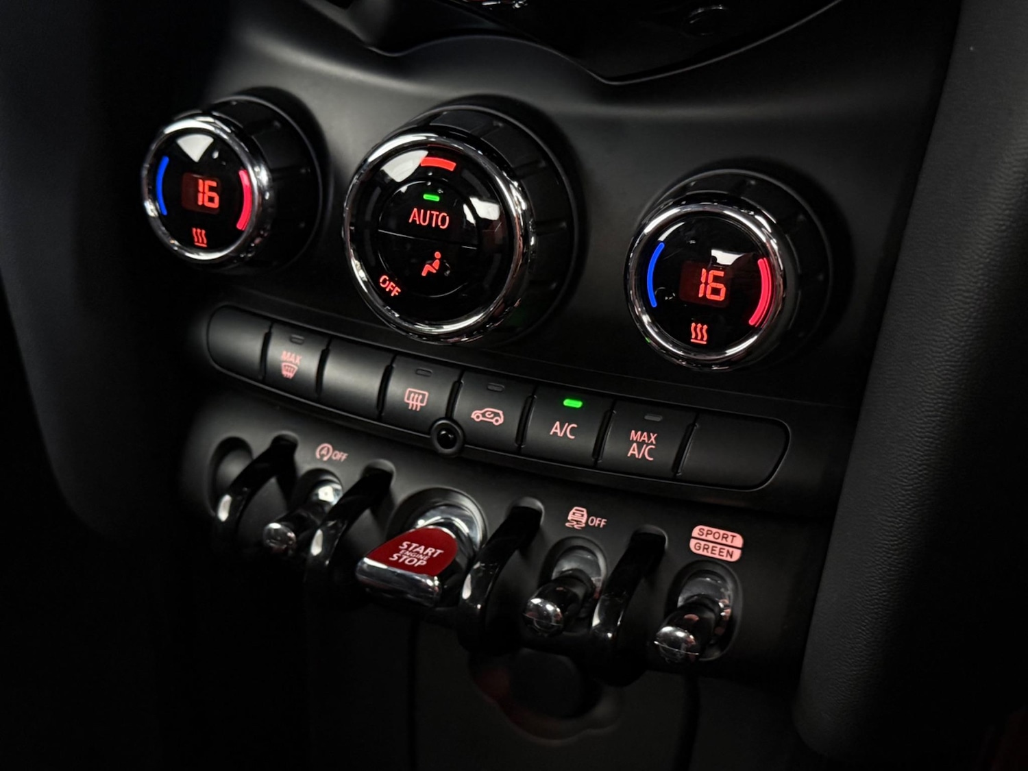 Used Toyota Yaris 2017 for sale - 77182721: Photo 24