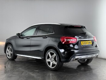 Used Mercedes-Benz GLA 2018 for sale - 77260030: Photo