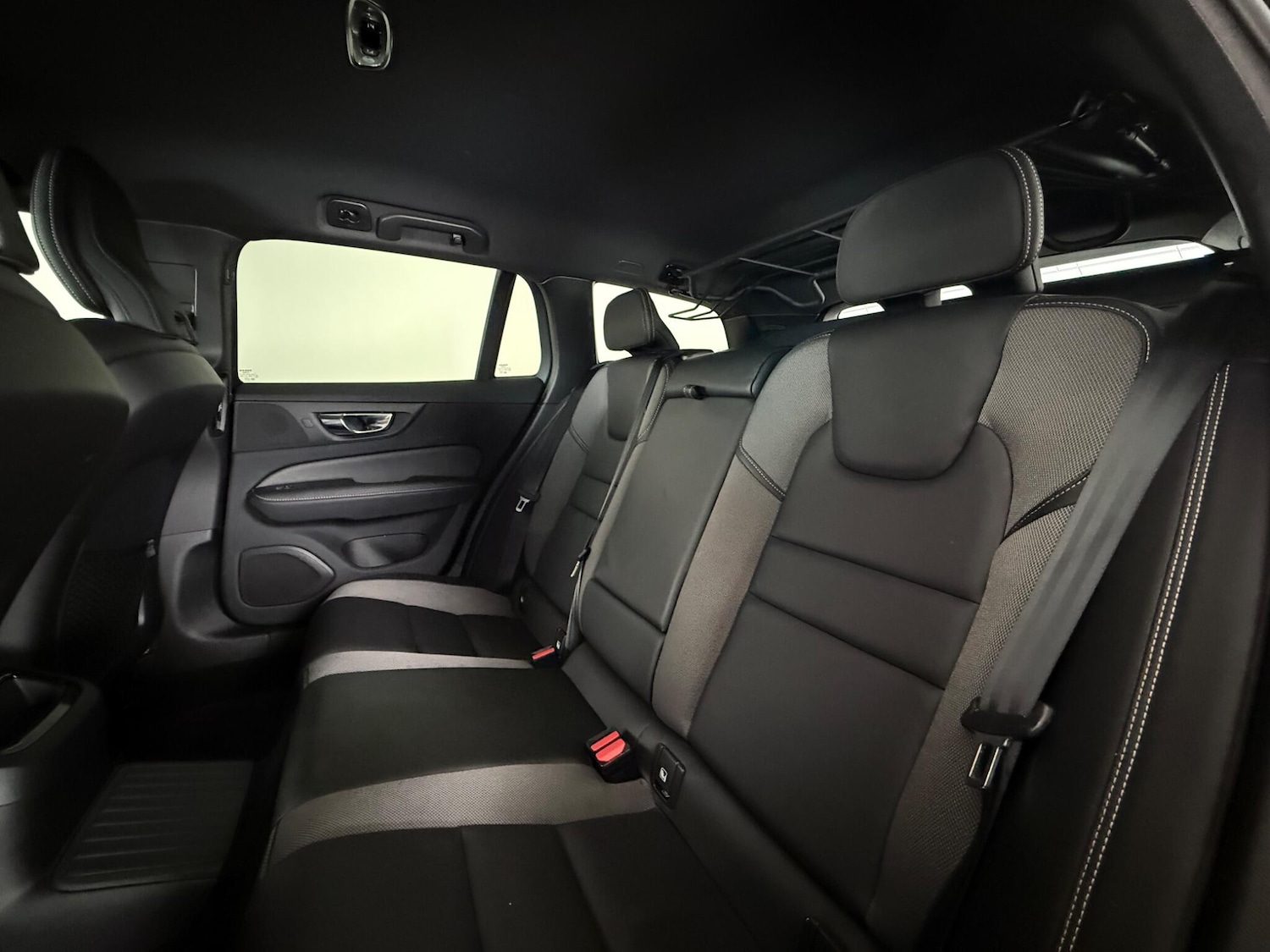 Used Volvo V60 2022 for sale - 77932455: Photo 11