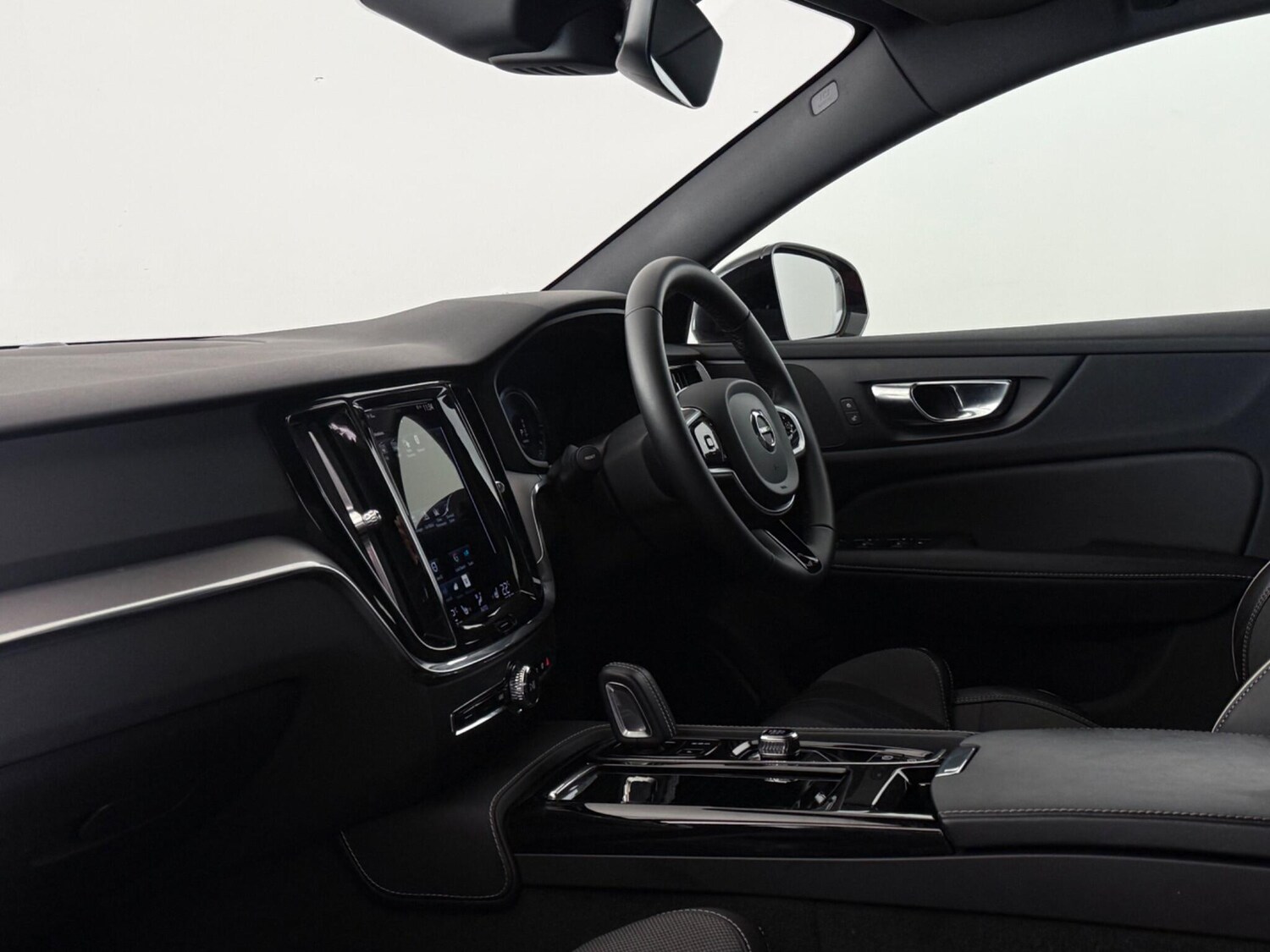 Used Volvo V60 2022 for sale - 77932455: Photo 15