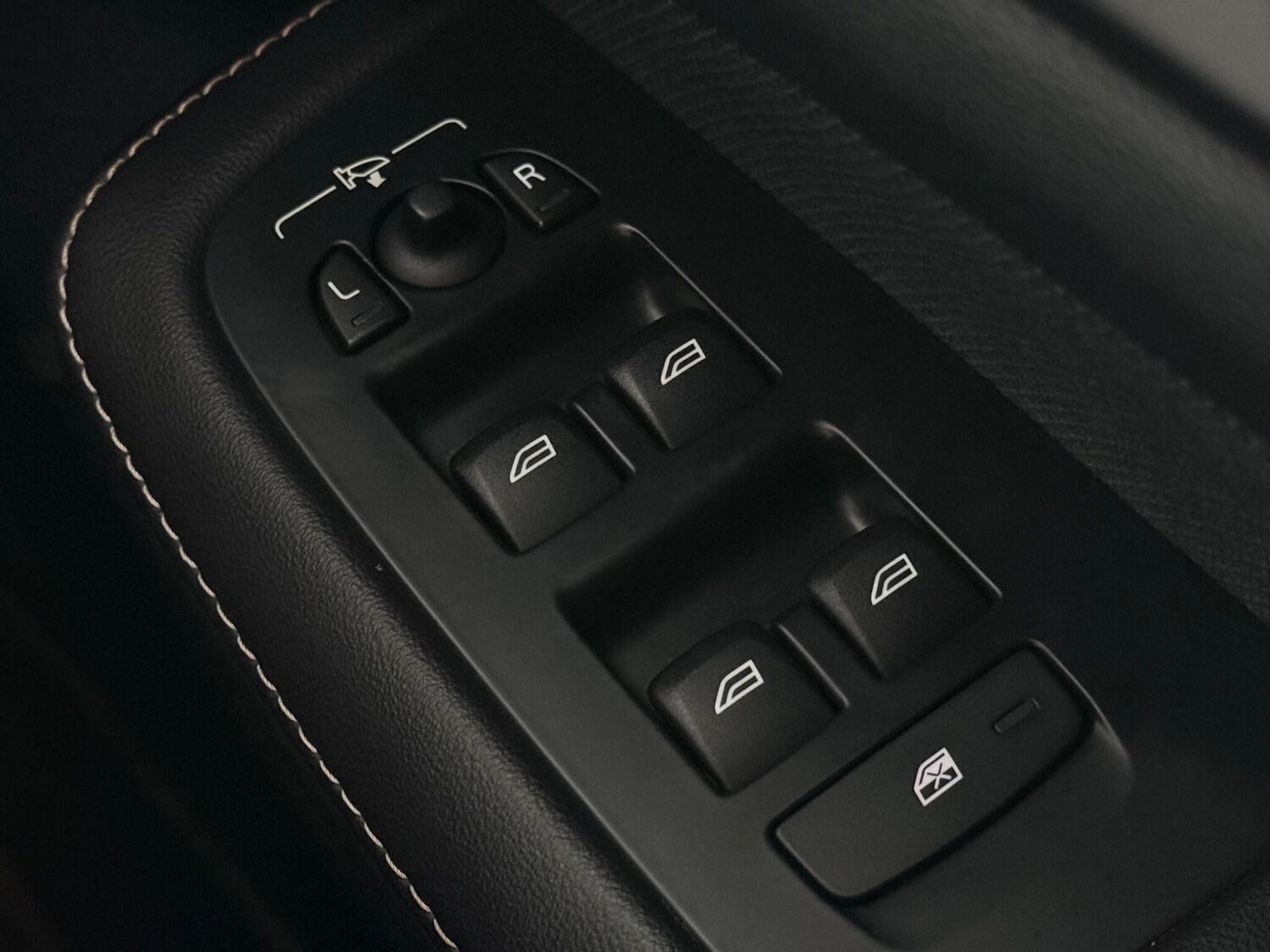 Used Volvo V60 2022 for sale - 77932455: Photo 30