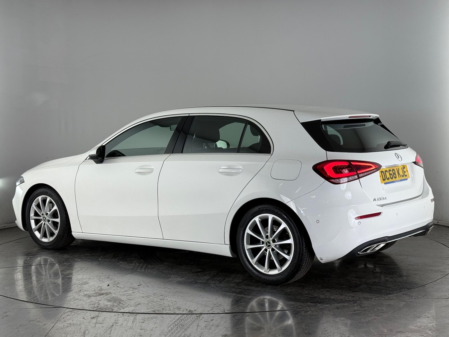 Used Mercedes-Benz A-Class 2018 for sale - 77242932: Photo 3