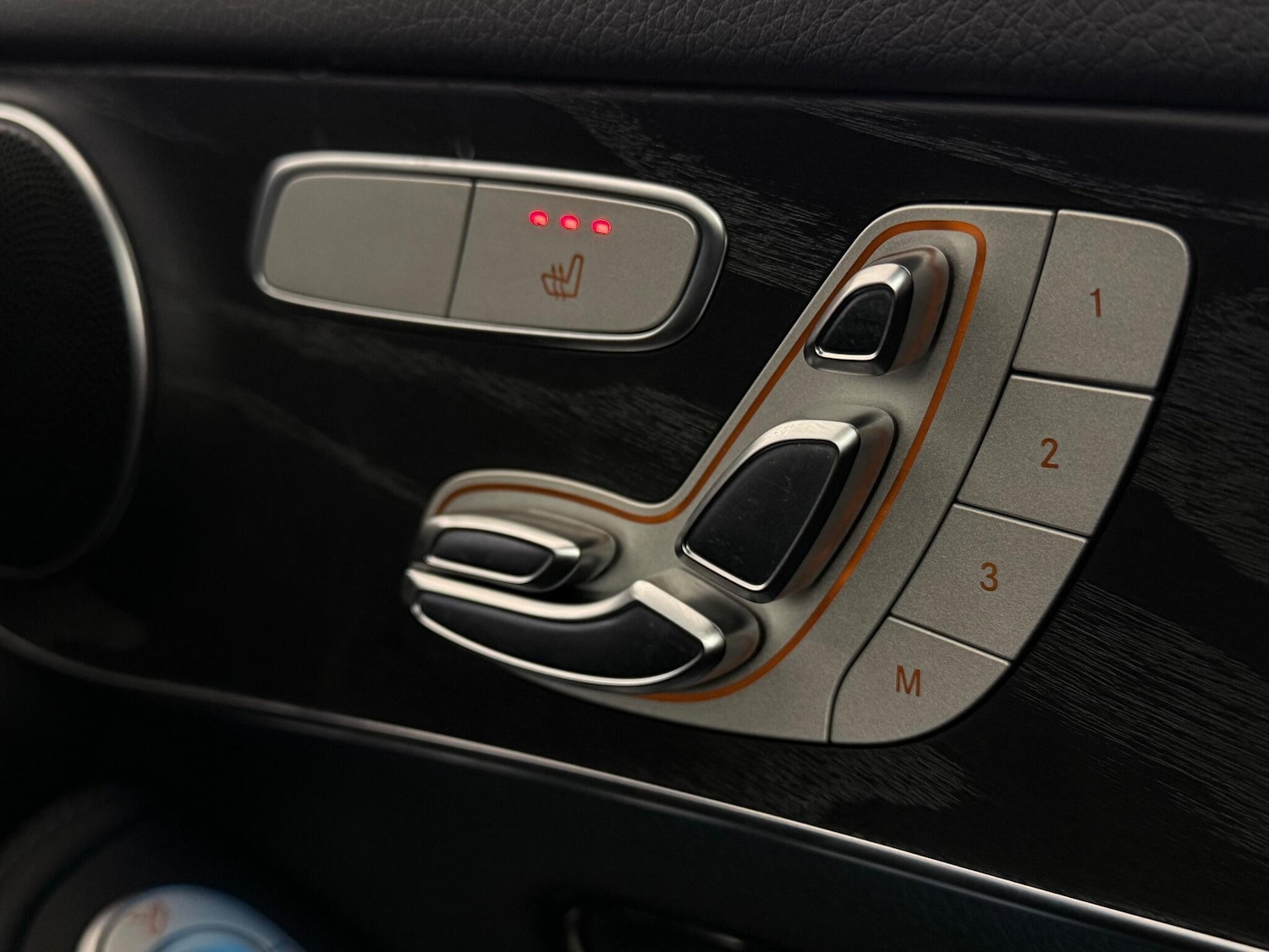 Used Mercedes-Benz GLC 2018 for sale - 76466867: Photo 19