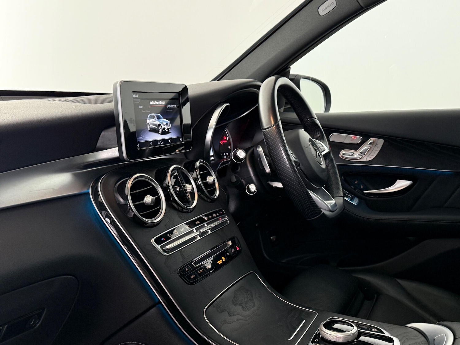 Used Mercedes-Benz GLC 2018 for sale - 76466867: Photo 23