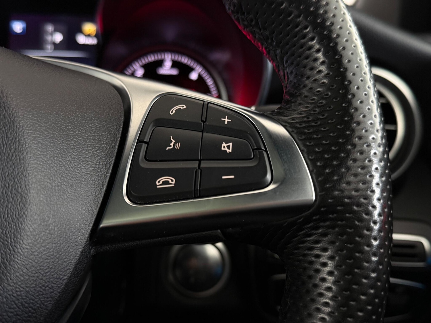 Used Mercedes-Benz GLC 2018 for sale - 76466867: Photo 27