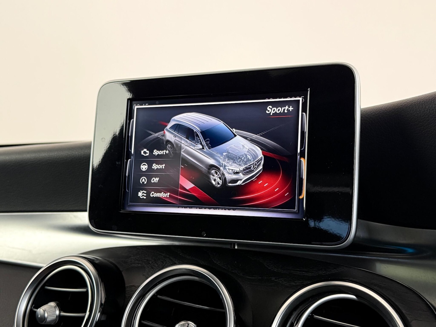 Used Mercedes-Benz GLC 2018 for sale - 76466867: Photo 35