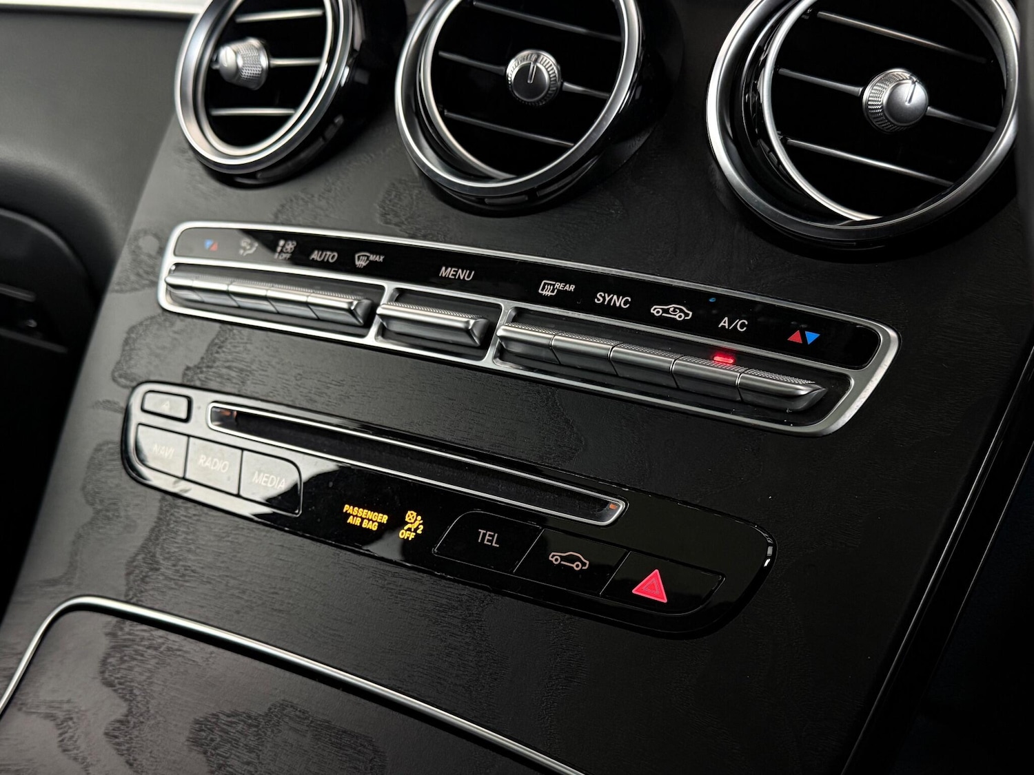 Used Mercedes-Benz GLC 2018 for sale - 76466867: Photo 44