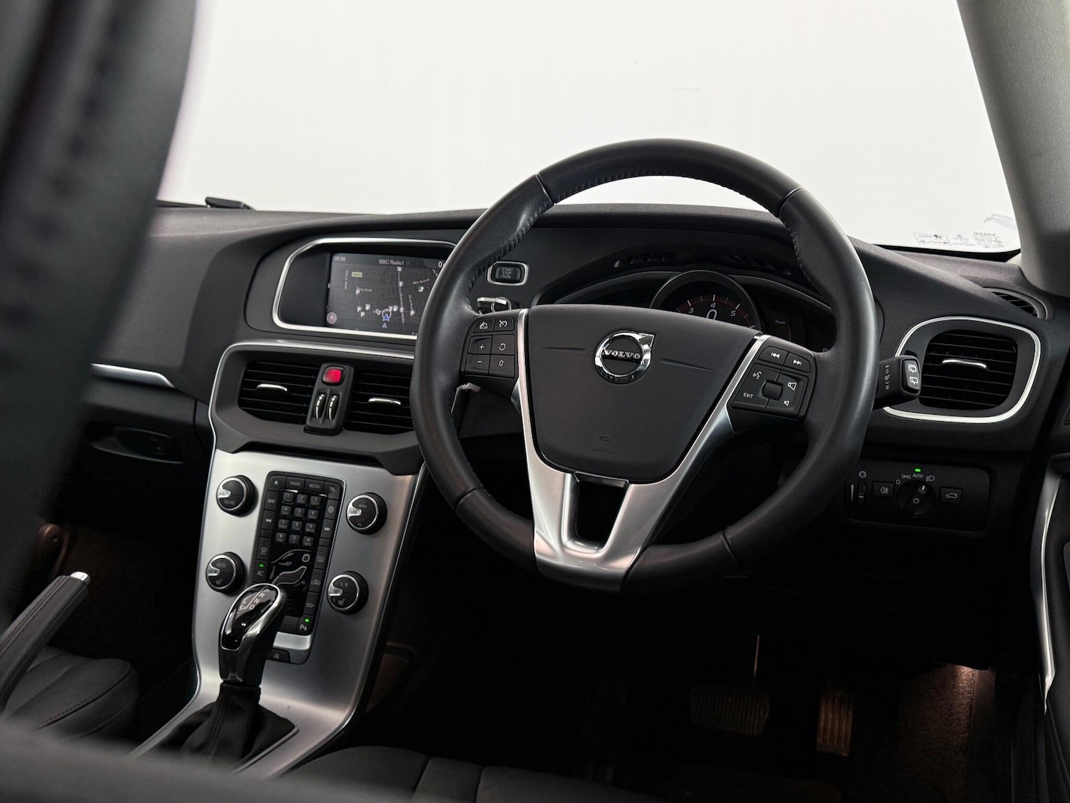 Used Volvo V40 2019 for sale - 77246830: Photo 15