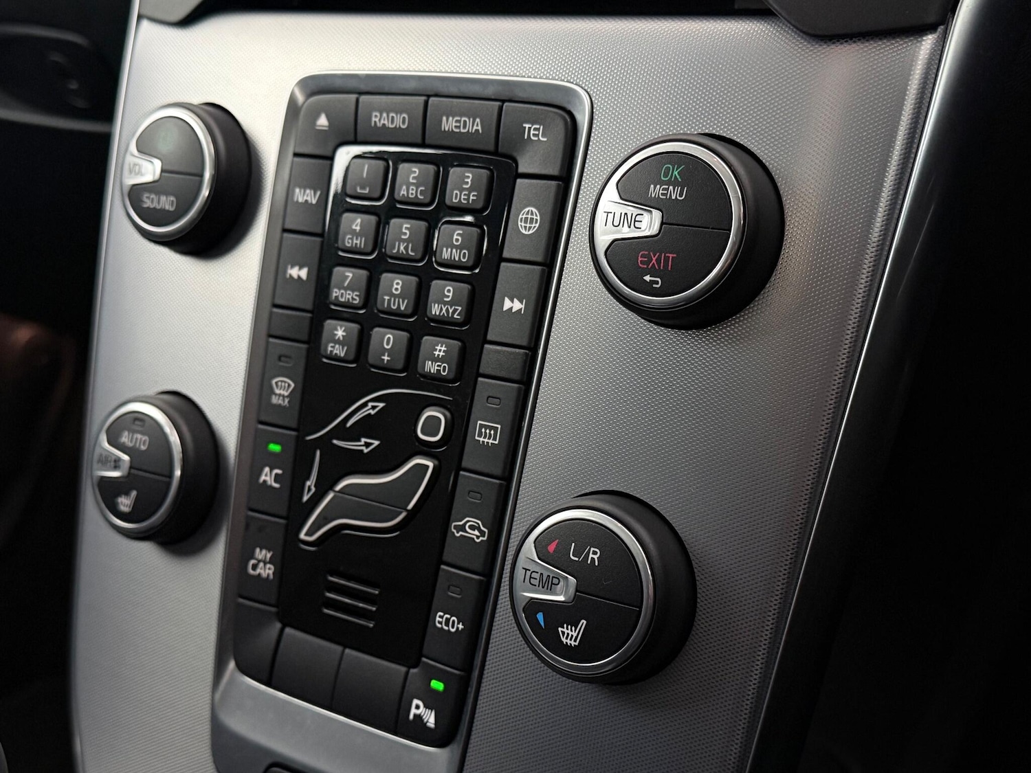 Used Volvo V40 2019 for sale - 77246830: Photo 31