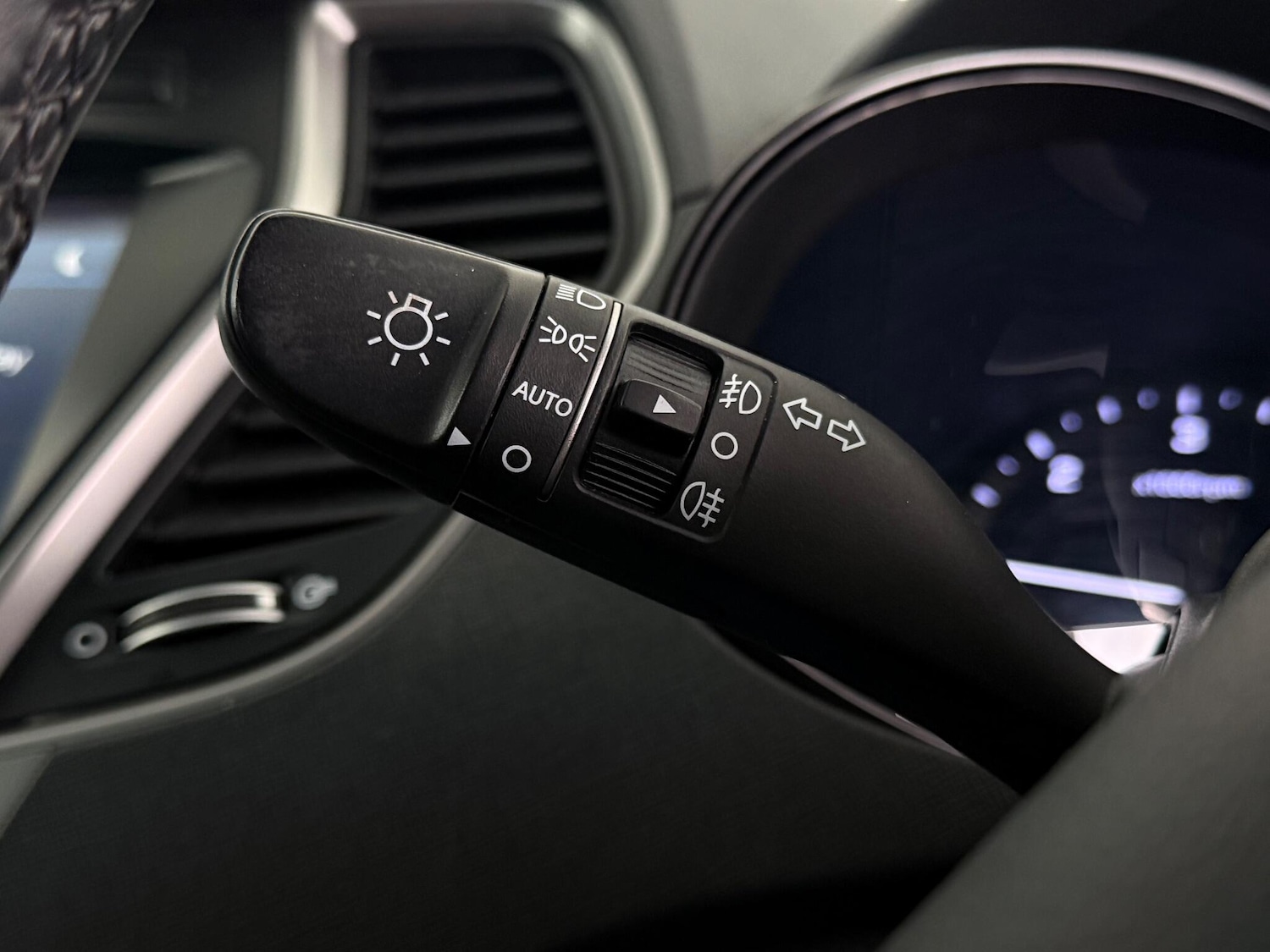 Used Hyundai Santa Fe 2015 for sale - 77222024: Photo 22