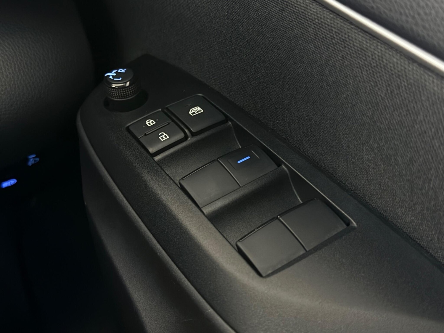 Used Toyota Yaris 2022 for sale - 77222301: Photo 32