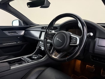 Used Jaguar XF 2018 for sale - 79497367: Photo