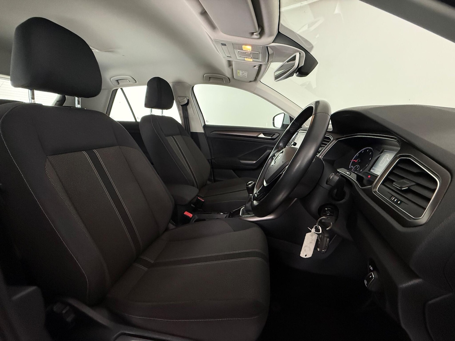 Used Volkswagen T-Roc 2018 for sale - 76467395: Photo 16