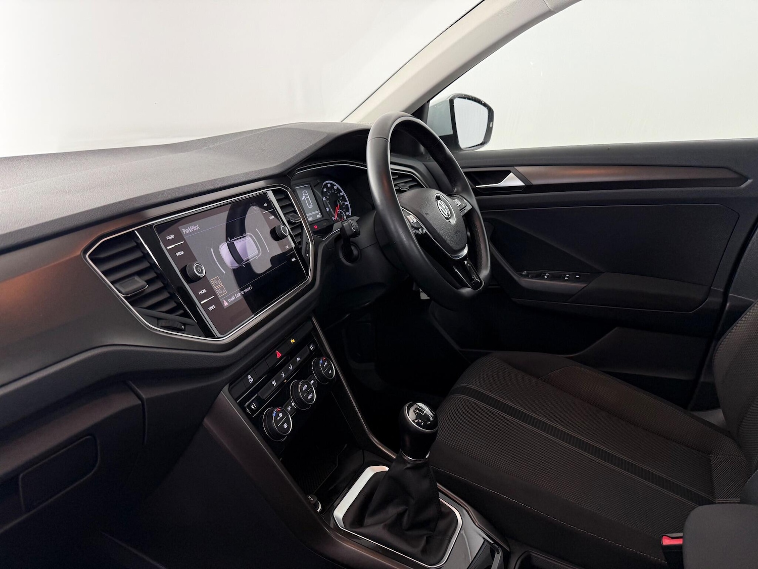 Used Volkswagen T-Roc 2018 for sale - 76467395: Photo 17