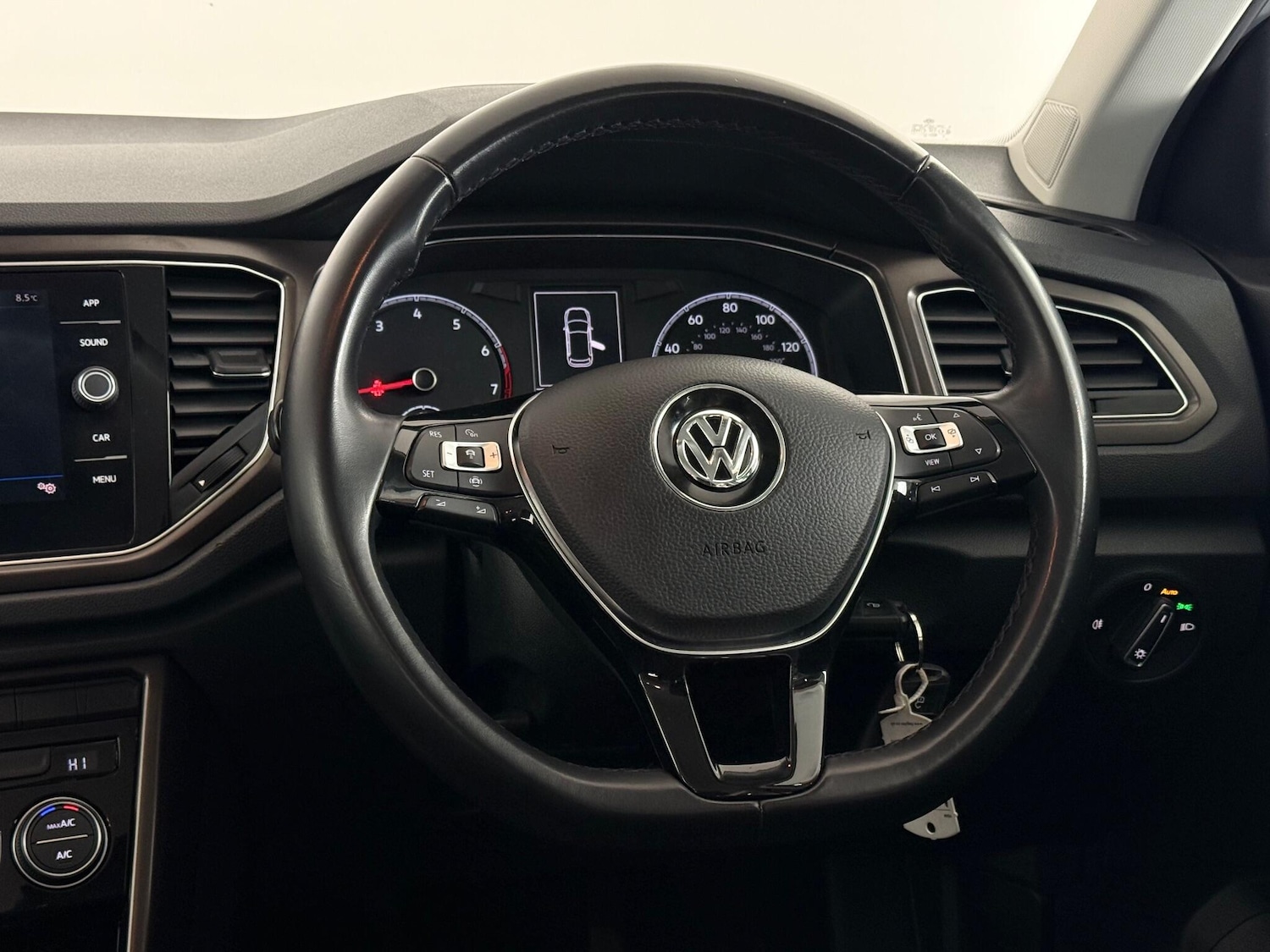 Used Volkswagen T-Roc 2018 for sale - 76467395: Photo 23