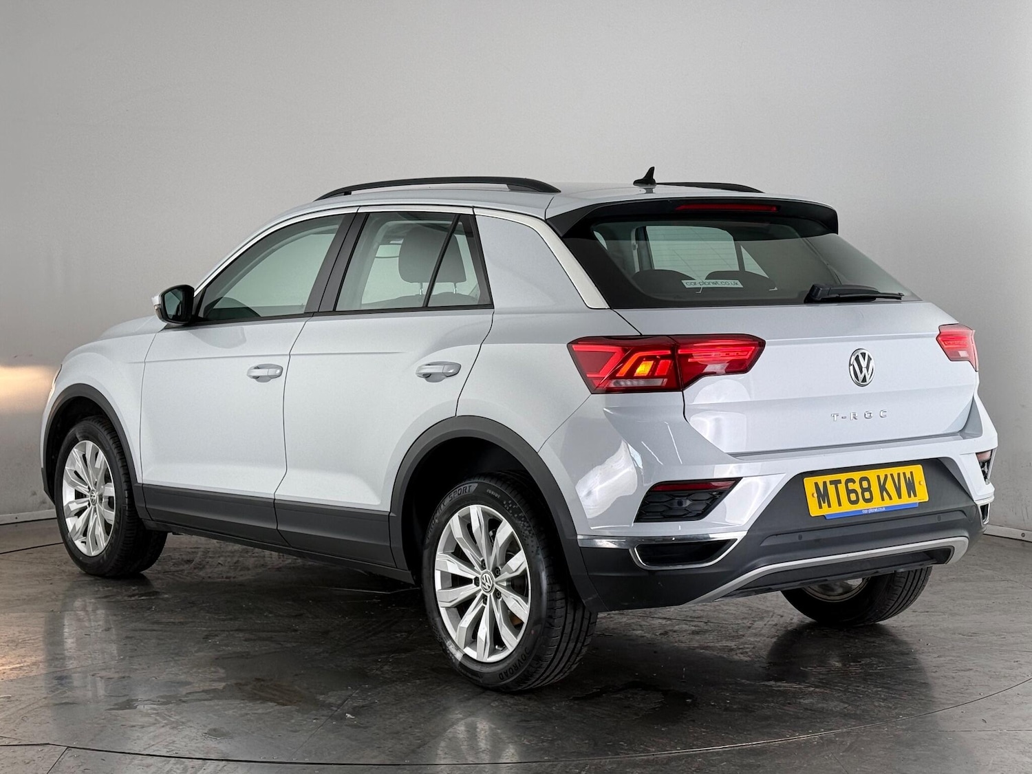 Used Volkswagen T-Roc 2018 for sale - 76467395: Photo 4