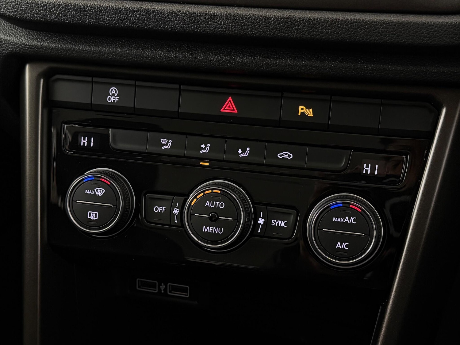 Used Volkswagen T-Roc 2018 for sale - 76467395: Photo 42