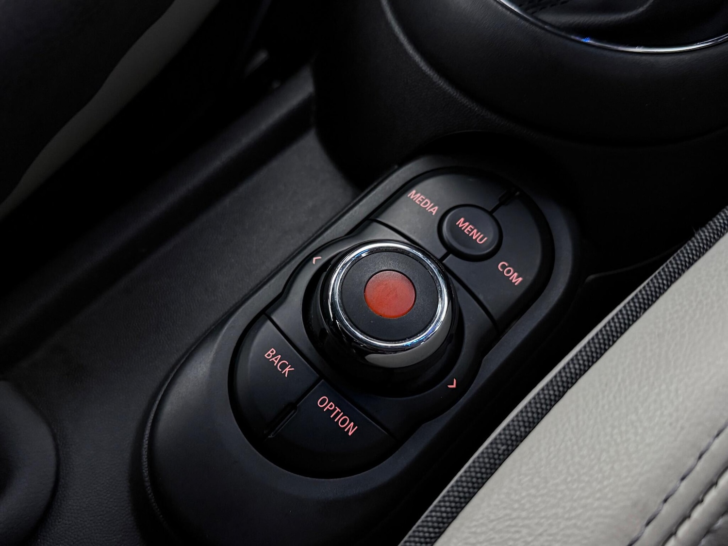 Used MINI Convertible 2019 for sale - 77854389: Photo 34