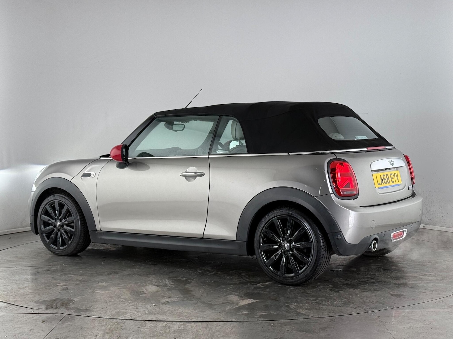 Used MINI Convertible 2019 for sale - 77854389: Photo 9