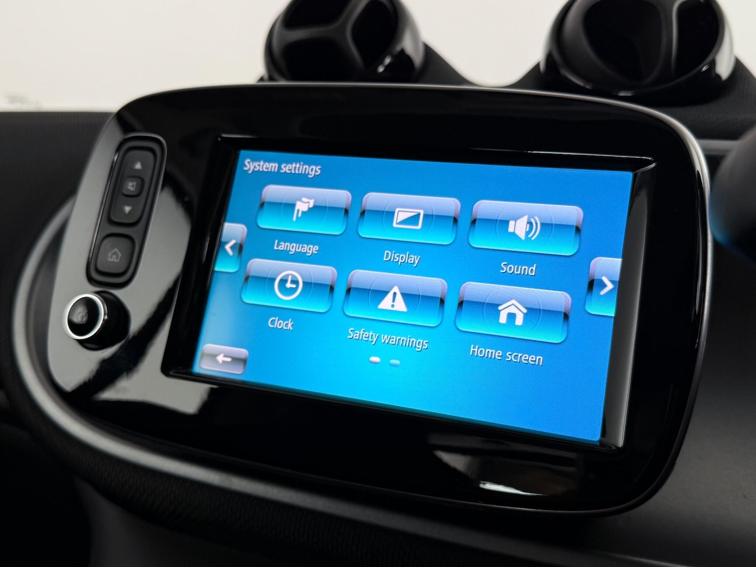 Used smart fortwo 2017 for sale - 77260308: Photo 24