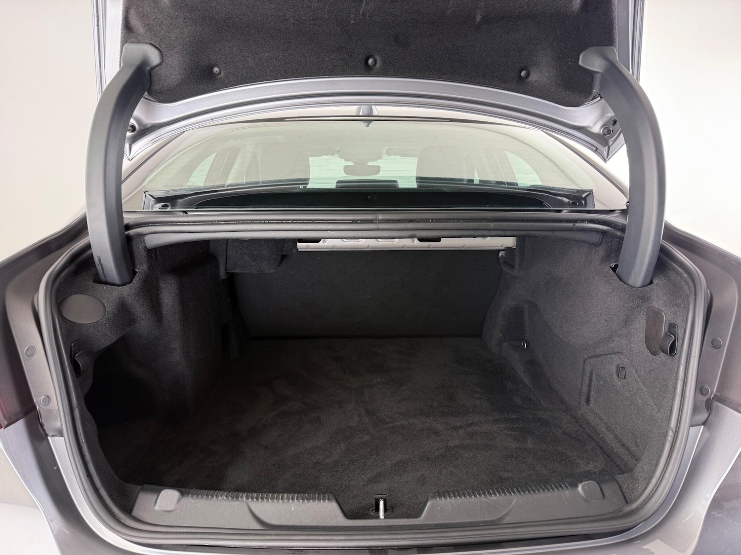 Used Jaguar XE 2019 for sale - 76467290: Photo 13