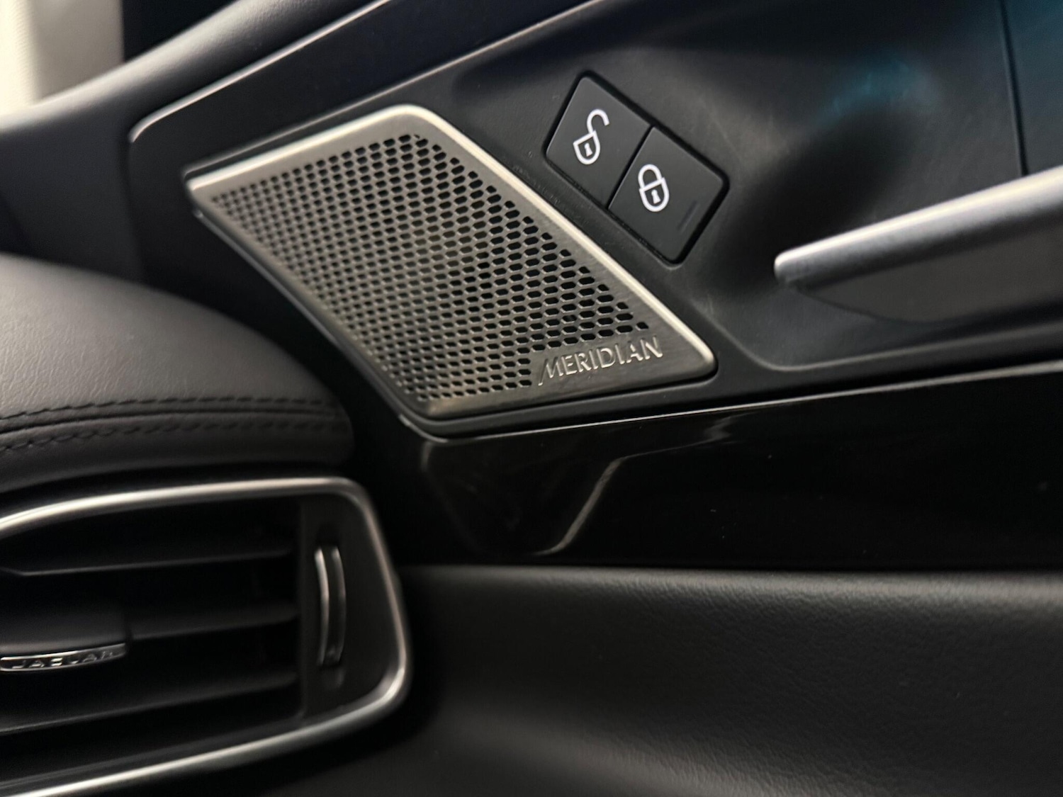 Used Jaguar XE 2019 for sale - 76467290: Photo 29