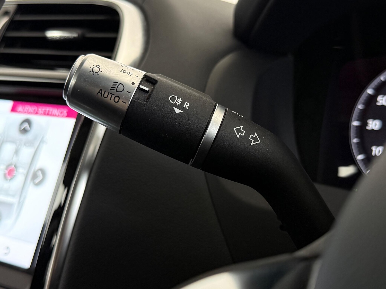 Used Jaguar XE 2019 for sale - 76467290: Photo 34