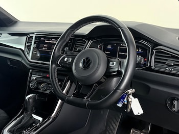 Used Volkswagen T-Roc 2021 for sale - 79120046: Photo