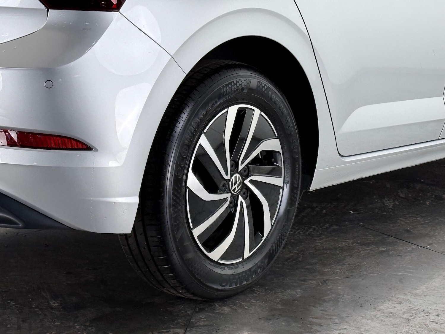 Used Volkswagen Polo 2023 for sale - 77242968: Photo 9