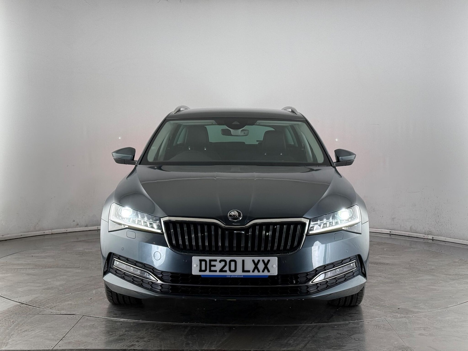 Used Skoda Superb 2020 for sale - 77222218: Photo 2