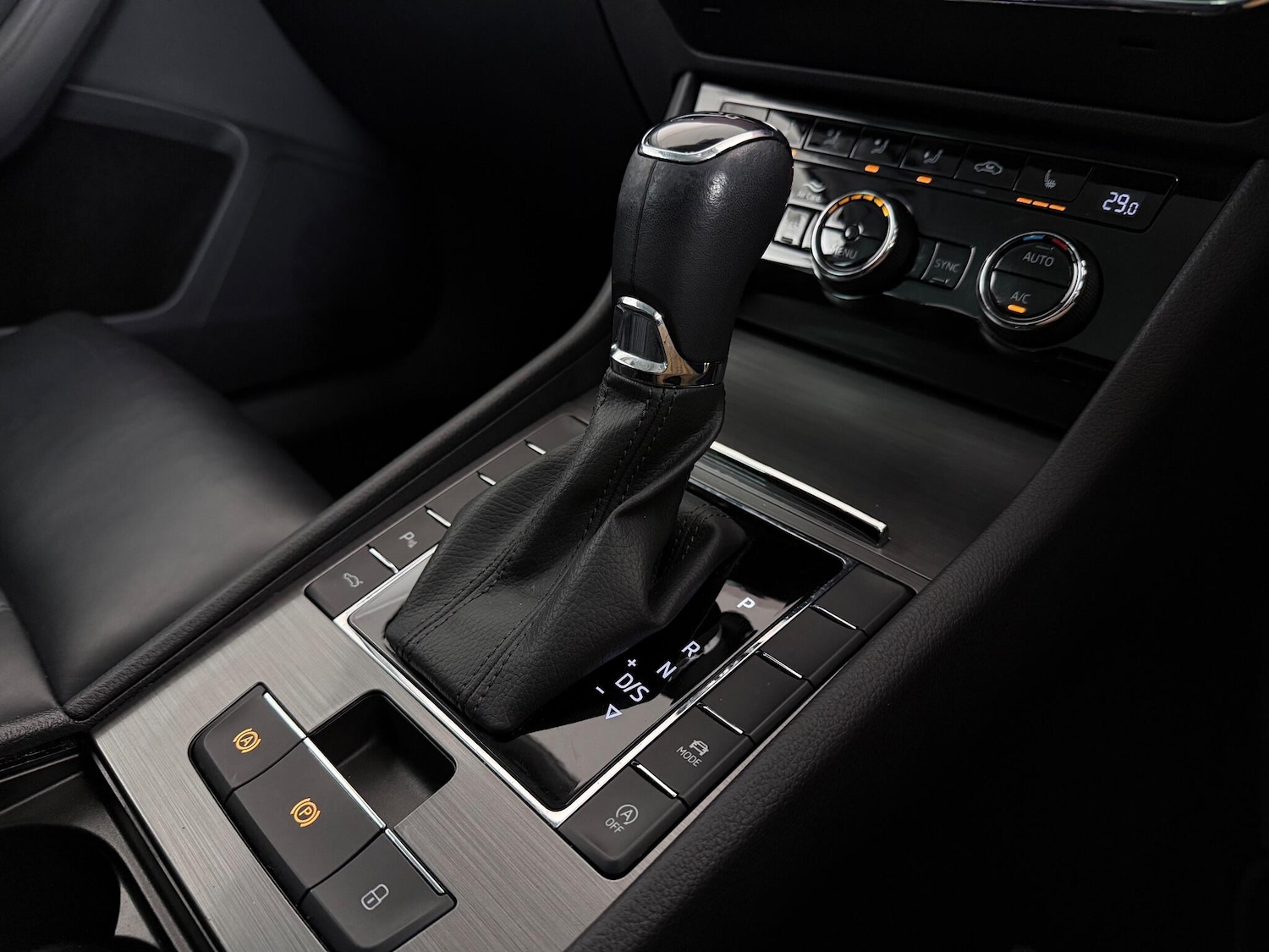 Used Skoda Superb 2020 for sale - 77222218: Photo 37