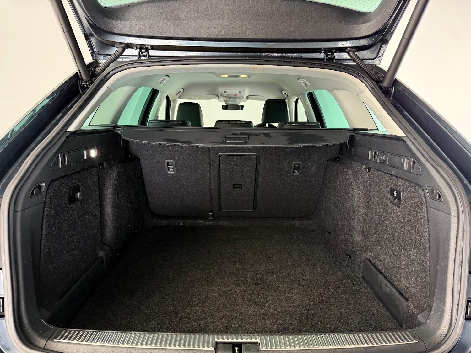 Used Skoda Superb 2020 for sale - 77222218: Photo 9