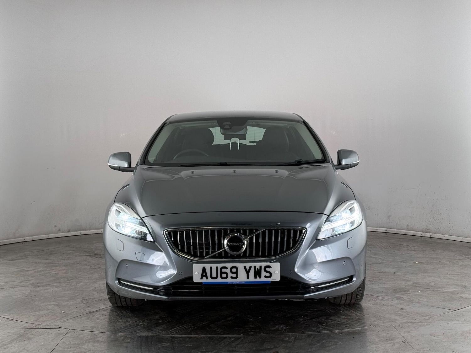 Used Volvo V40 2019 for sale - 77182948: Photo 2