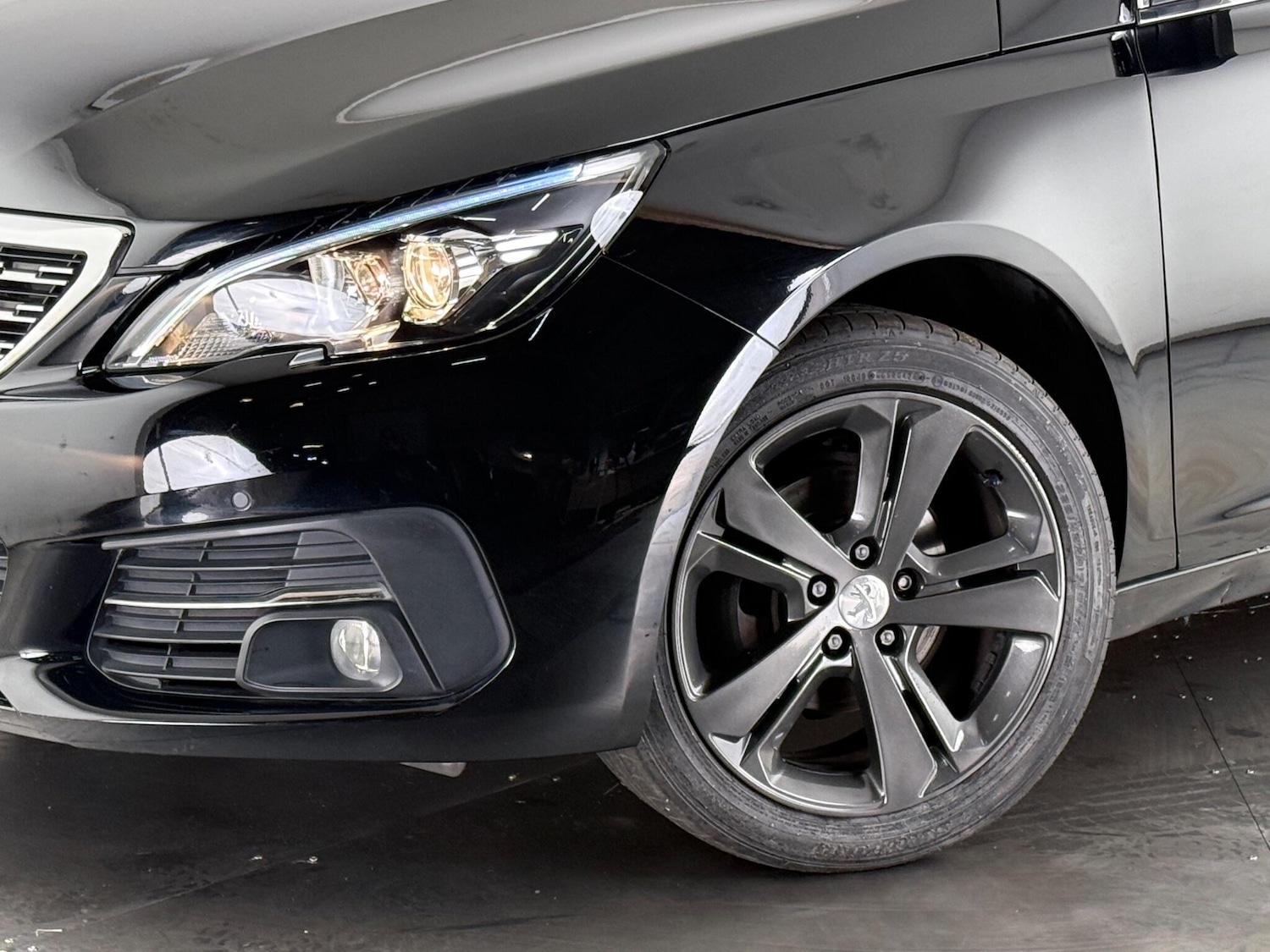 Used Peugeot 308 2018 for sale - 77243688: Photo 32