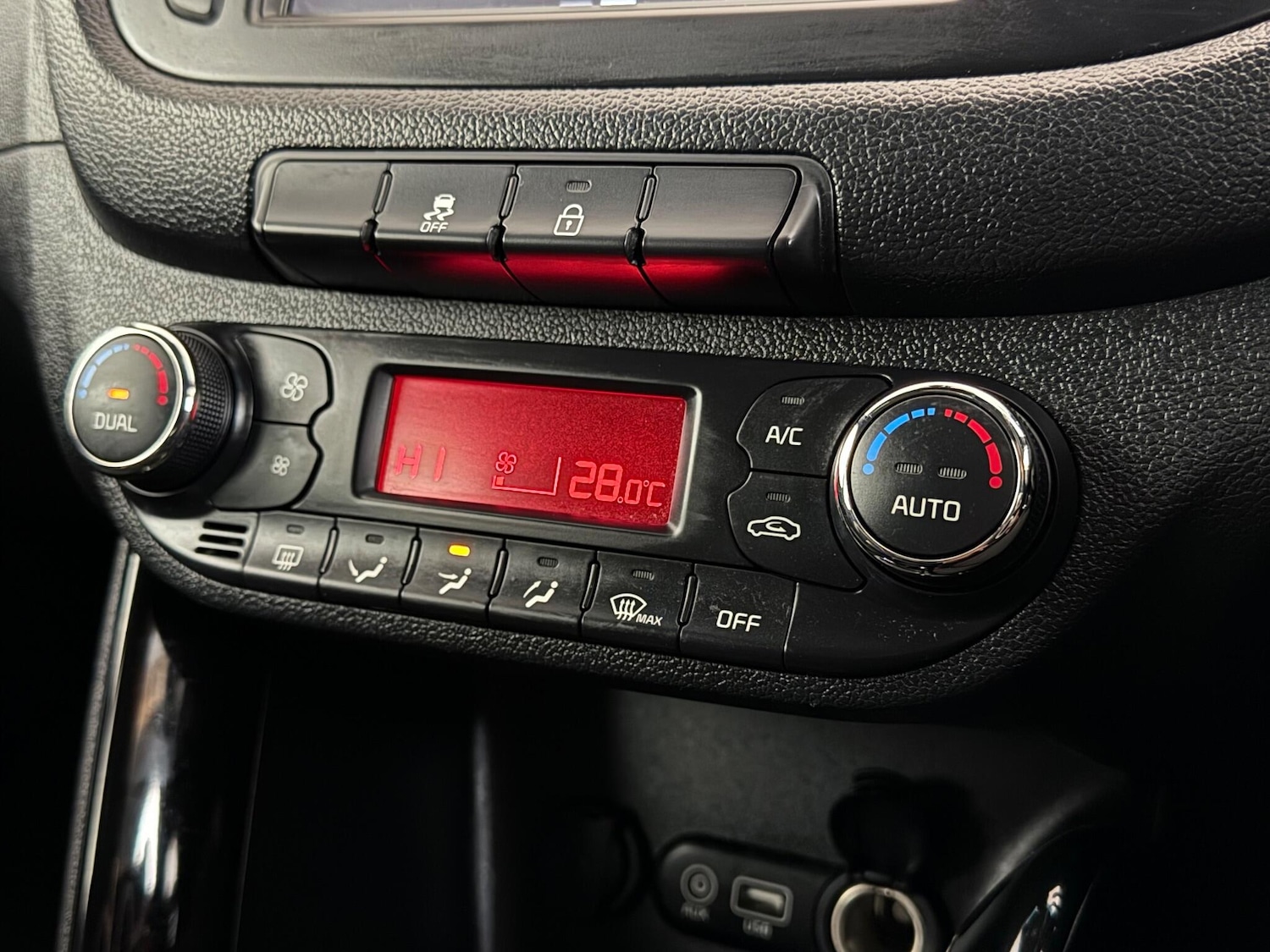 Used Kia Ceed 2018 for sale - 77242901: Photo 32