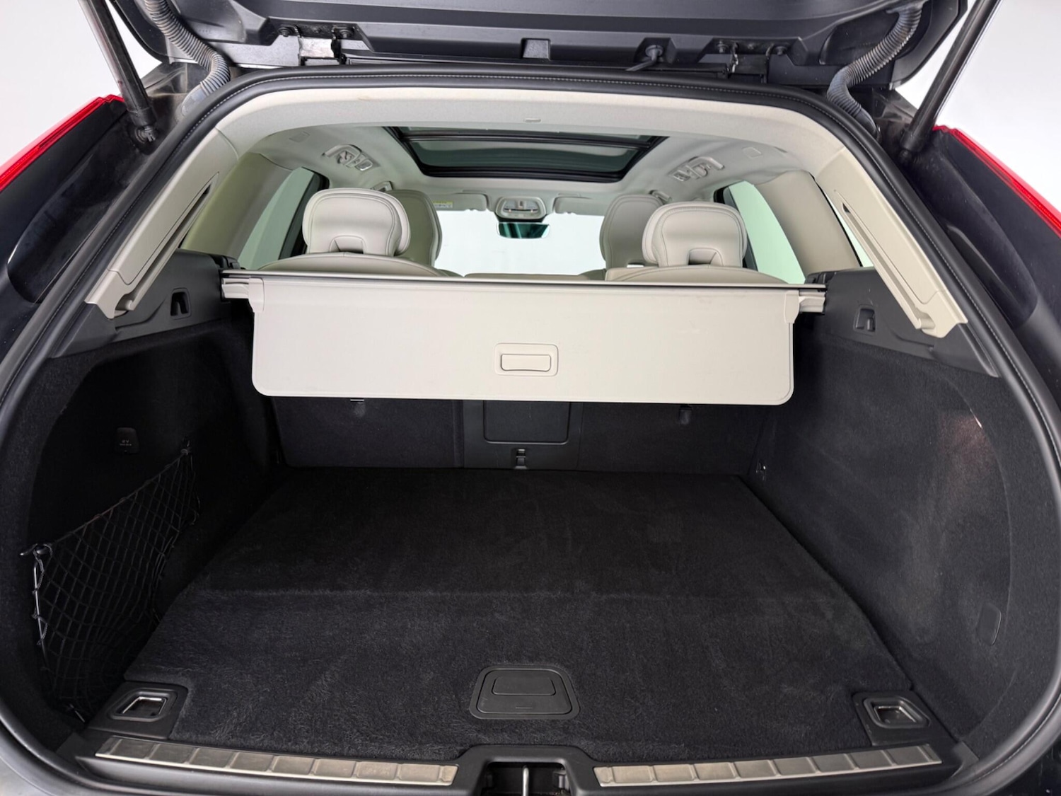 Used Volvo XC60 2022 for sale - 77332102: Photo 9