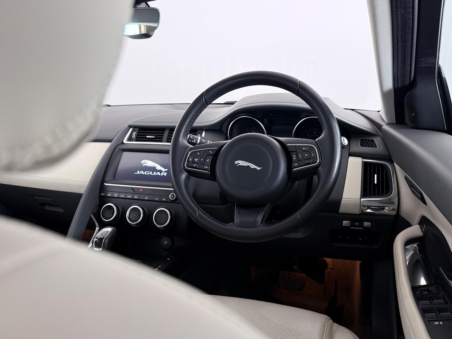 Used Jaguar E-Pace 2018 for sale - 77182333: Photo 16