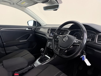 Used Volkswagen T-Roc 2020 for sale - 78462430: Photo