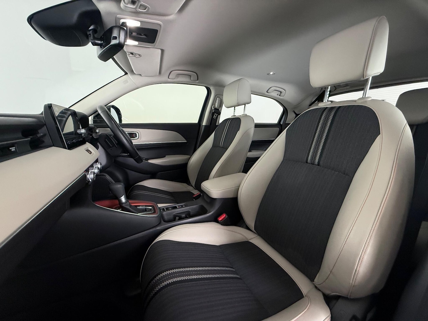 Used Honda HR-V 2023 for sale - 76467470: Photo 16