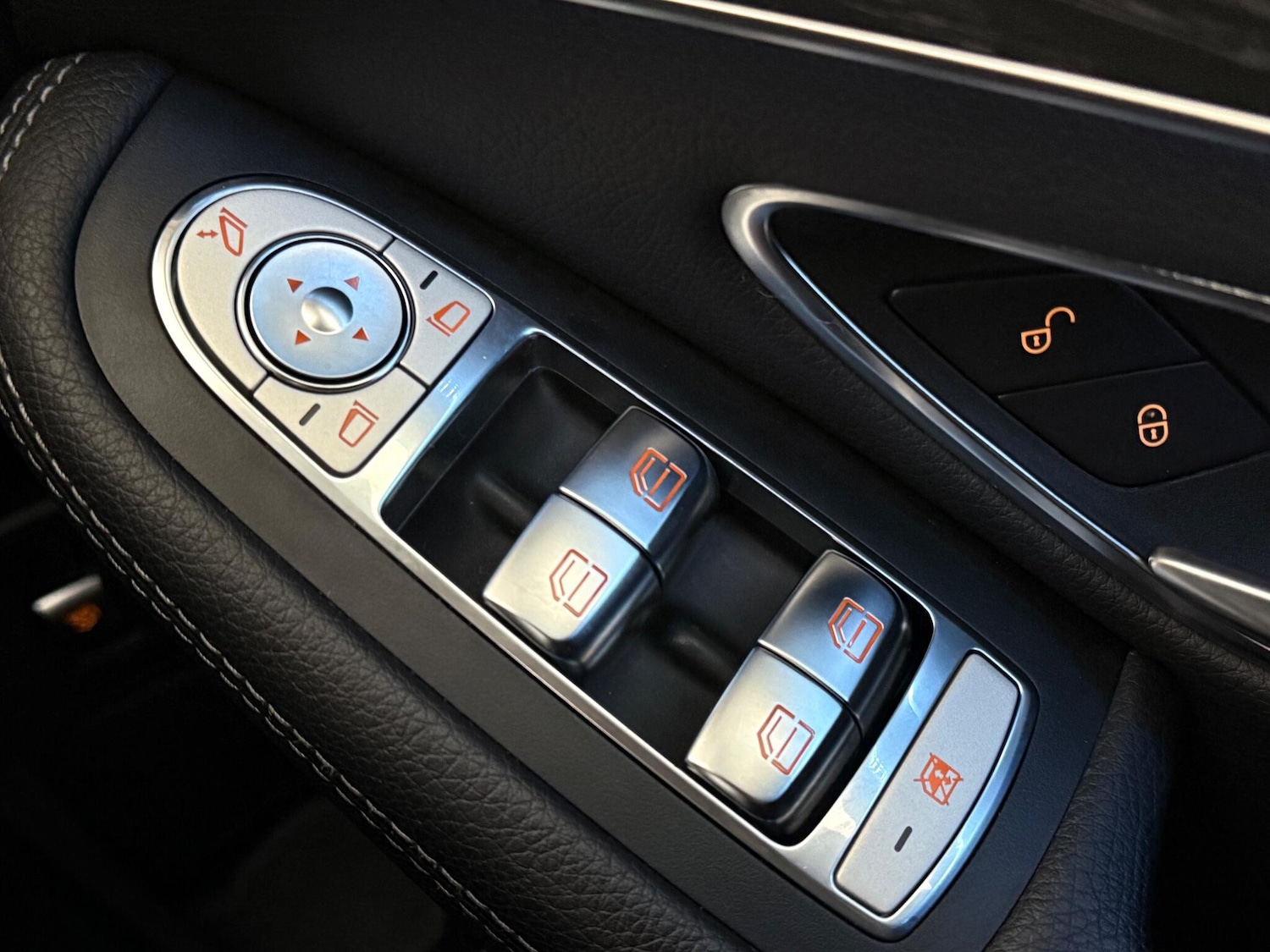 Used Mercedes-Benz C Class 2019 for sale - 76466788: Photo 38