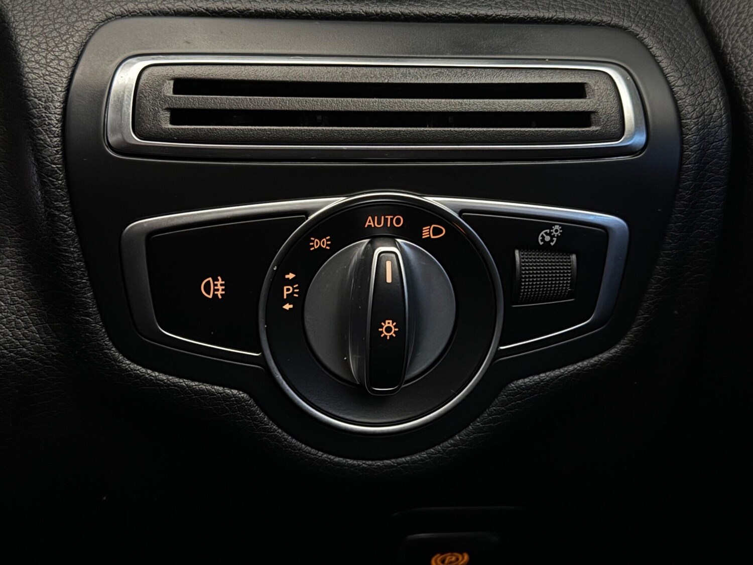 Used Mercedes-Benz C Class 2019 for sale - 76466788: Photo 39