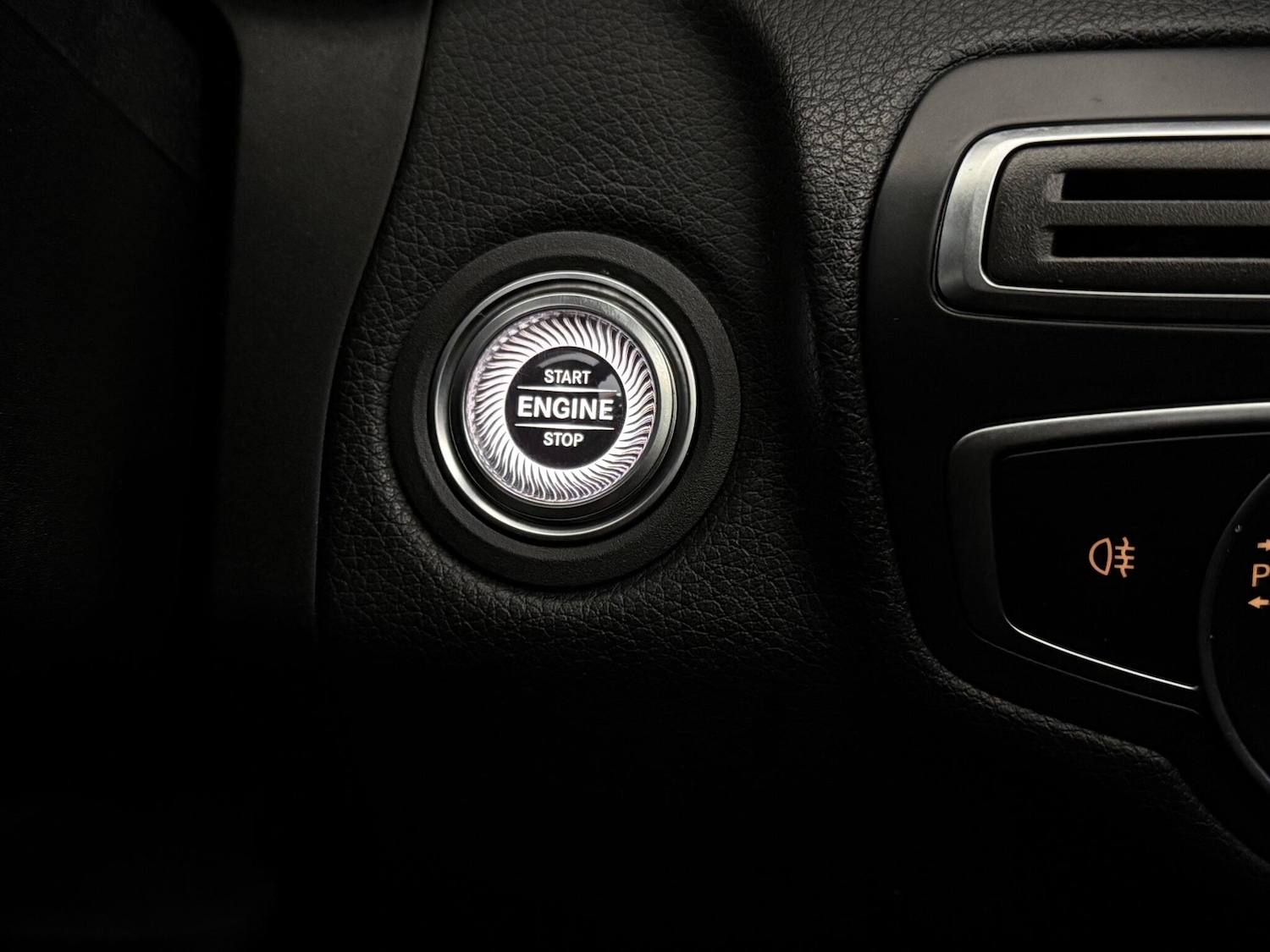 Used Mercedes-Benz C Class 2019 for sale - 76466788: Photo 41