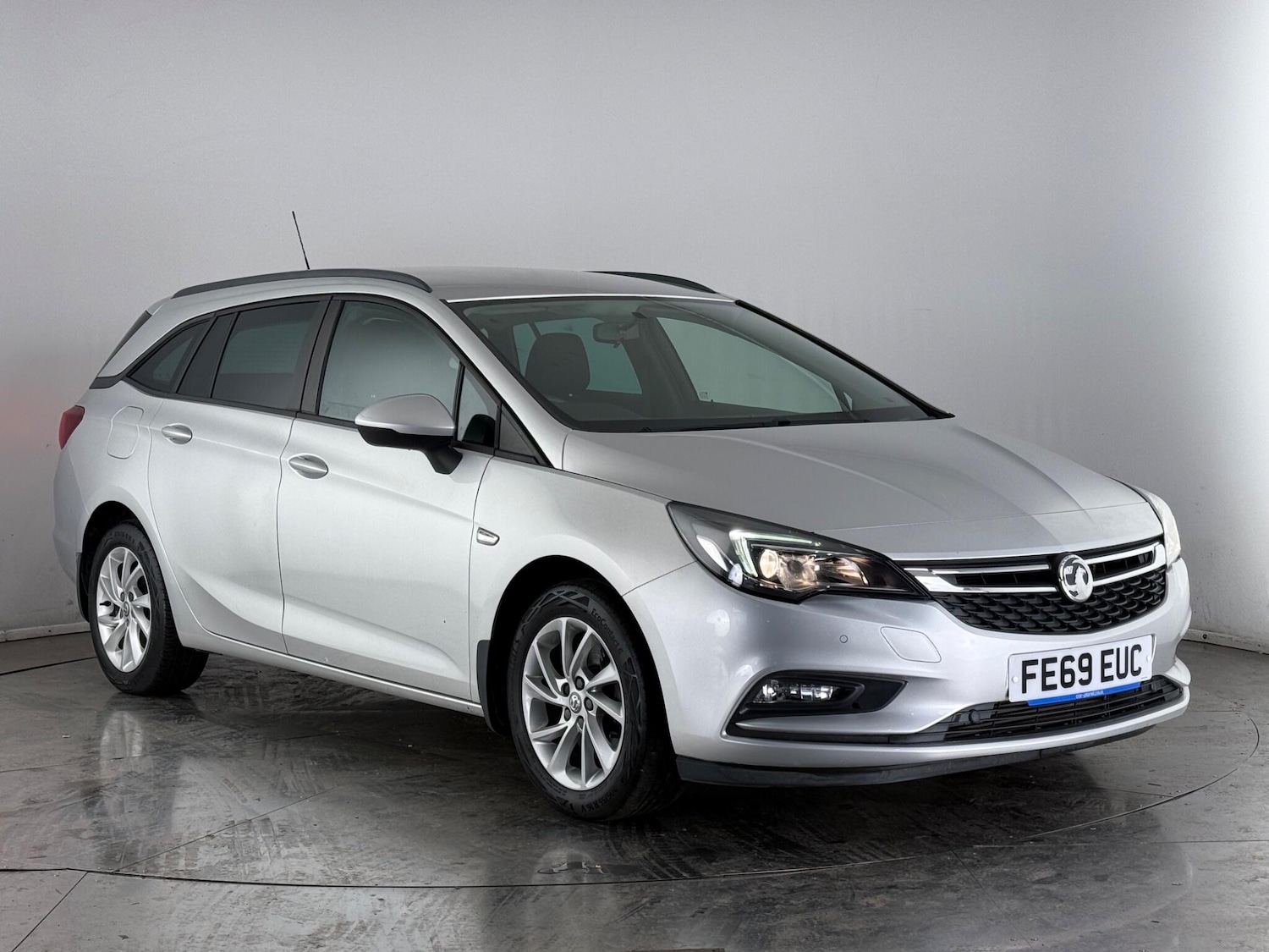Used Vauxhall Astra 2019 for sale - 78026977: Photo 1