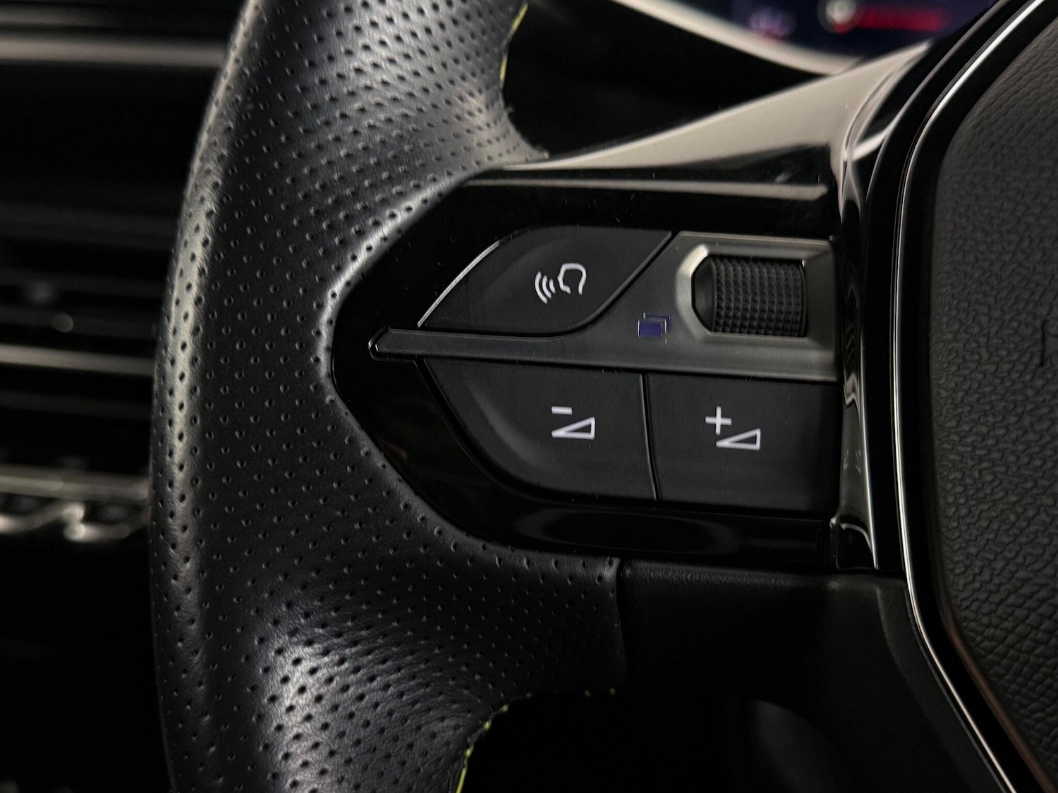 Used Peugeot 2008 2022 for sale - 77260123: Photo 18