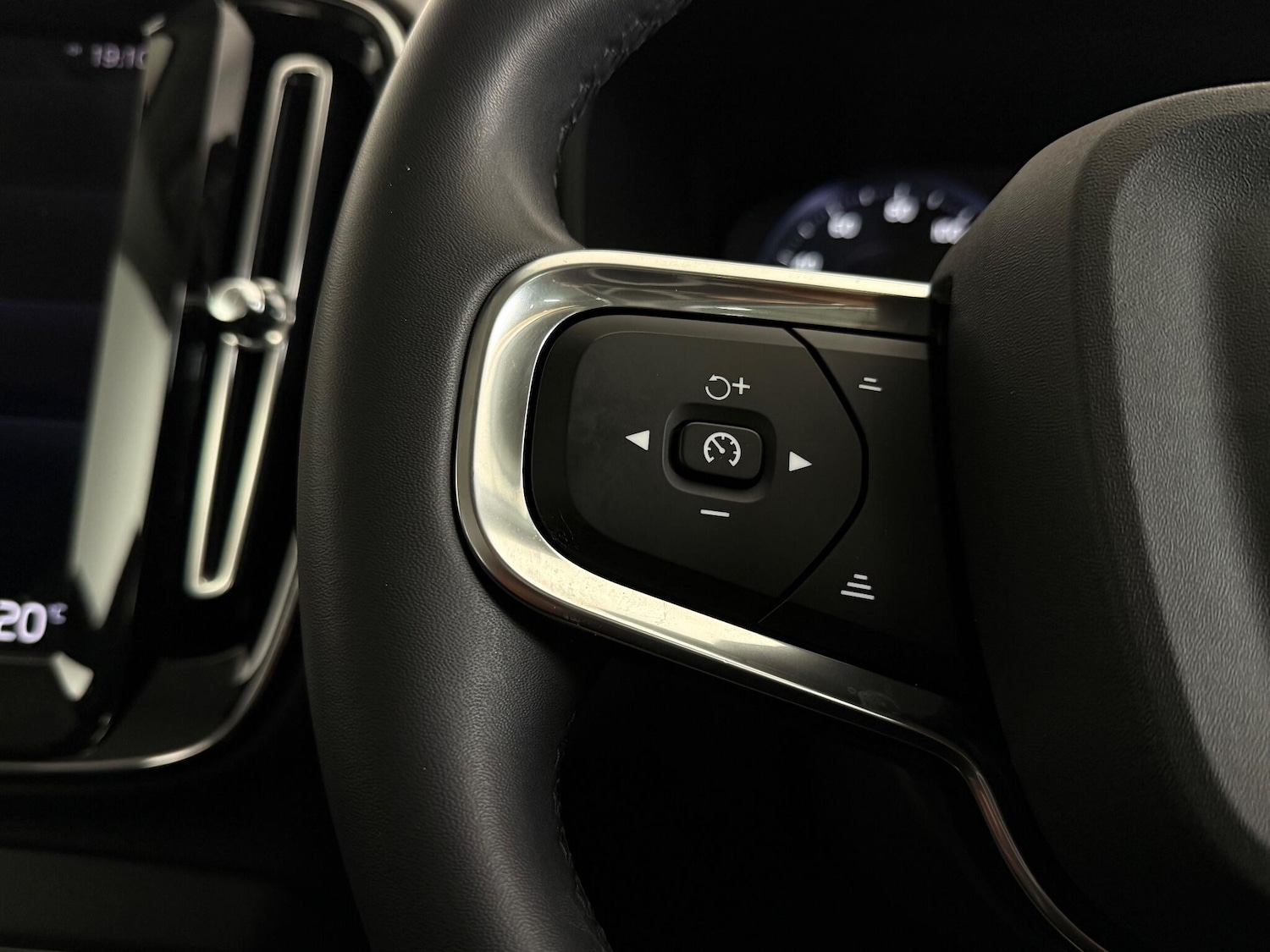 Used Volvo XC40 2021 for sale - 77221691: Photo 15