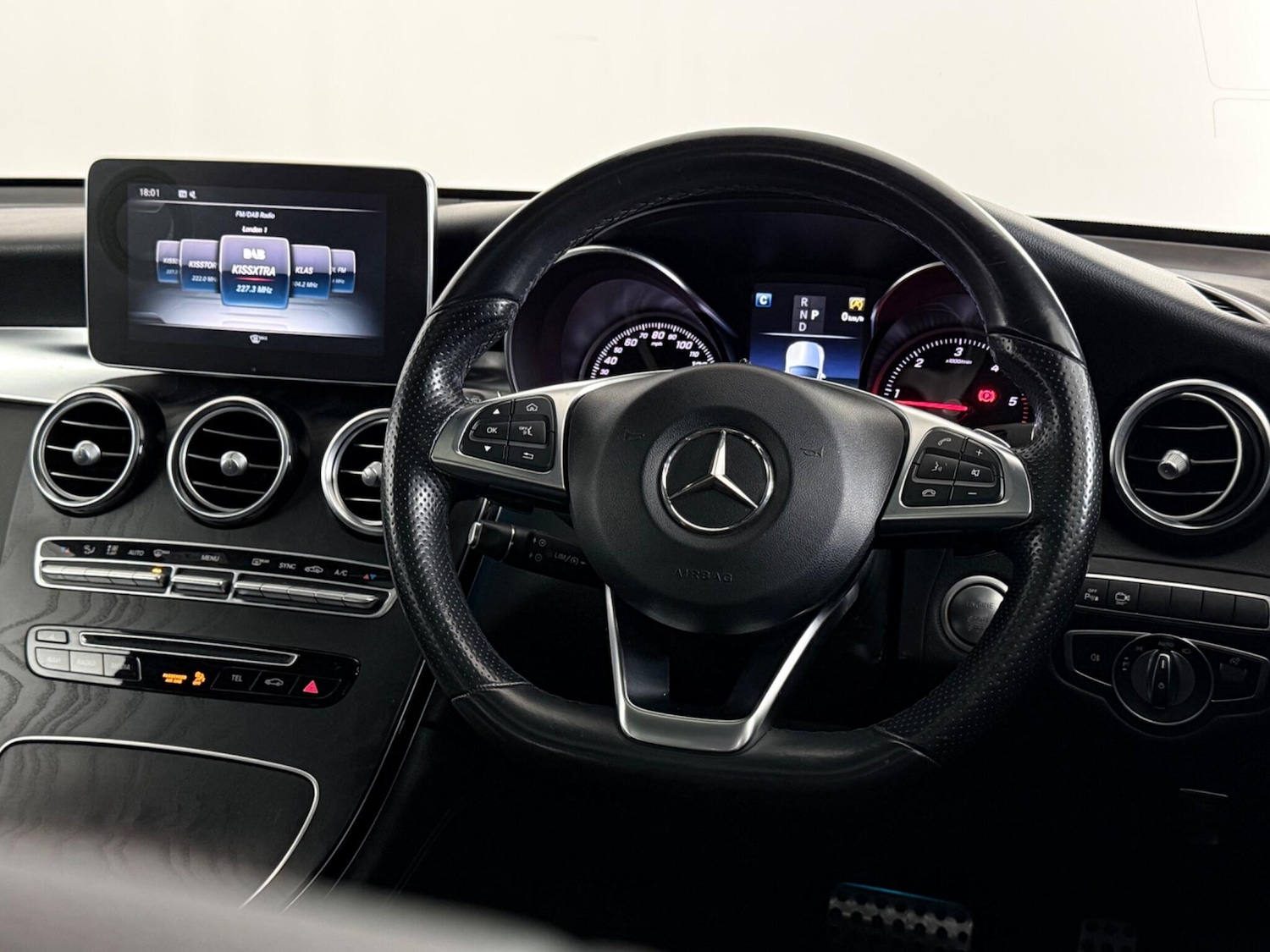 Used Mercedes-Benz GLC 2018 for sale - 77260073: Photo 18